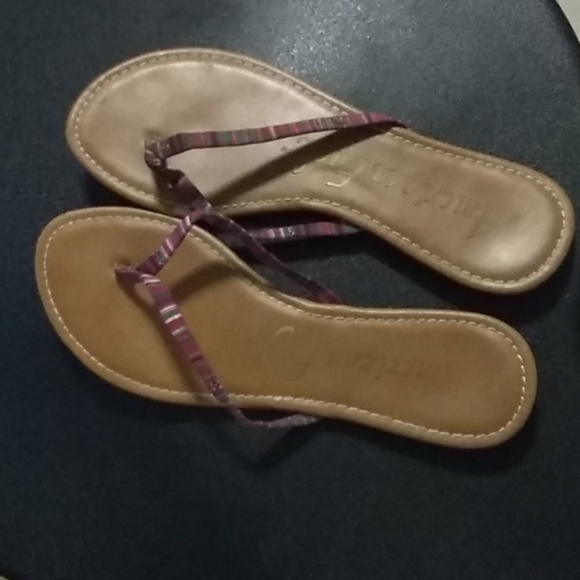 American Eagle Brand Sandals - Picture 2 of 4